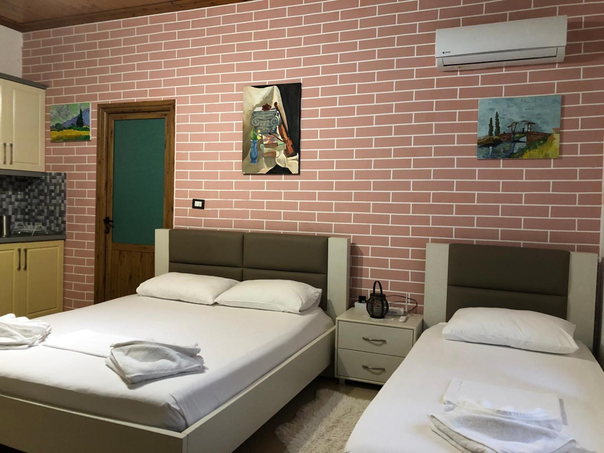 Dhimitri'S Guest House Berat Buitenkant foto